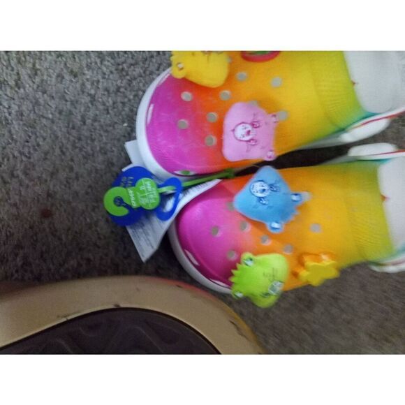Care bears x Crocs sz7 - Picture 4 of 5